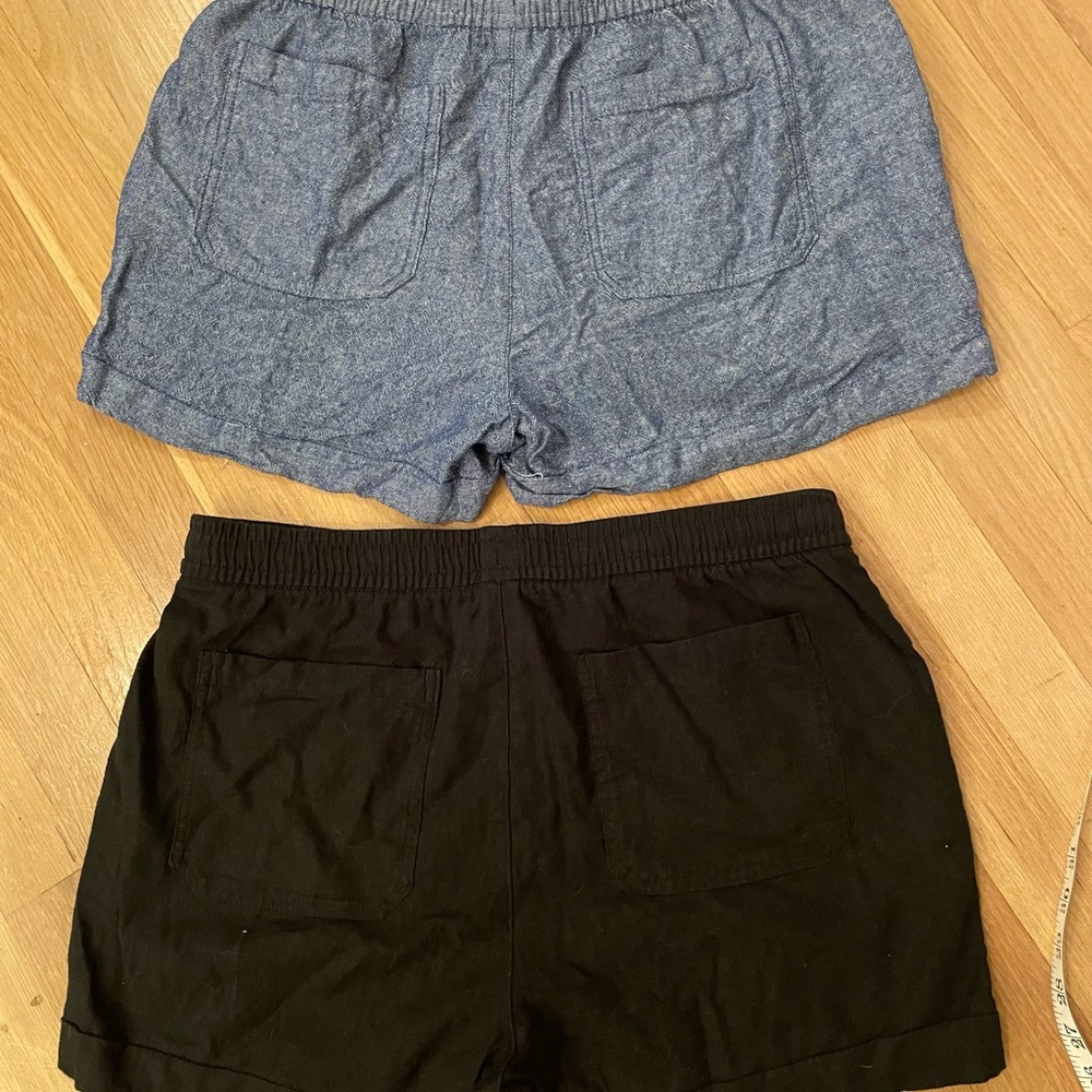 Old navy Women's Casual (1) pairBlack shorts and (1) blue Shorts sold together